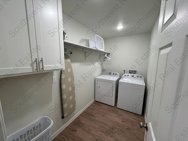 Building Photo - 2131 Bobwhite Ct