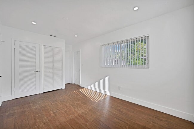 Building Photo - 238 SW 7th St