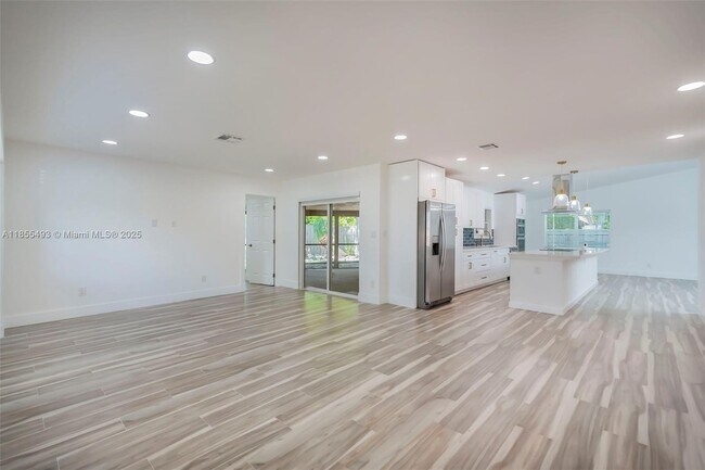 Building Photo - 6955 NW 18th St