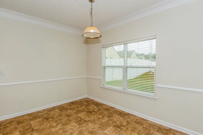 Building Photo - 7911 Hereford St