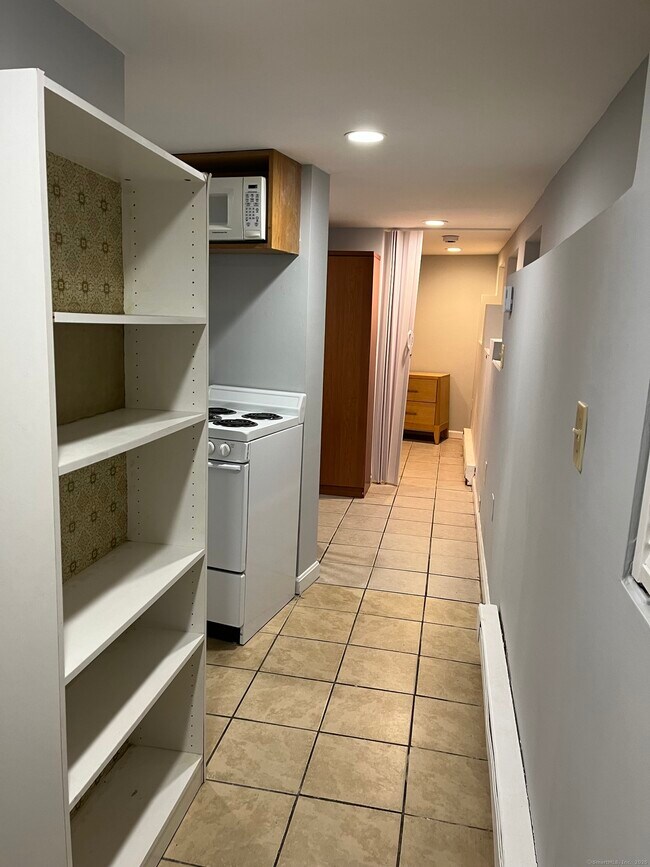 Building Photo - 1397-1399 State St