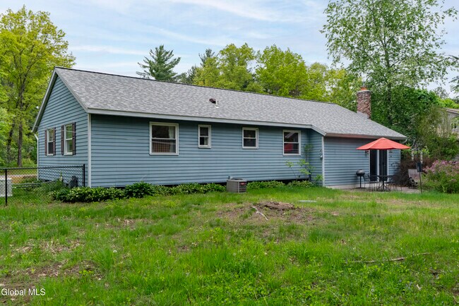 Building Photo - 37 Ichabod Ln