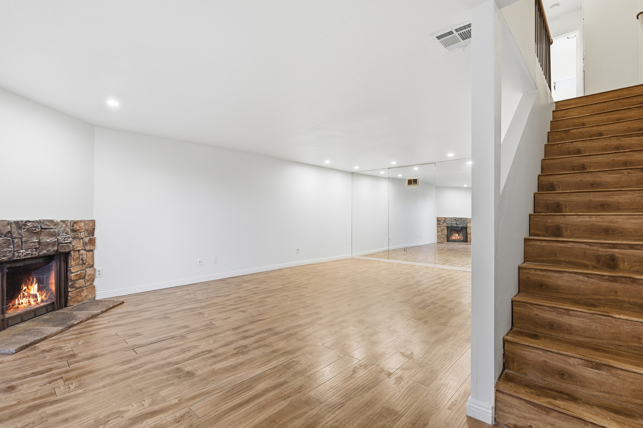 Building Photo - 1348 N Orange Dr