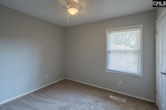 Building Photo - Sensational Three Bedroom Home Located in the Earlewood Community!