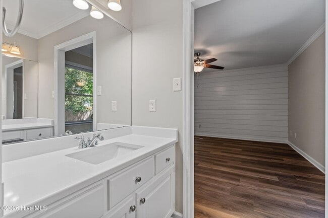 Building Photo - 24 Spring Lake Dr