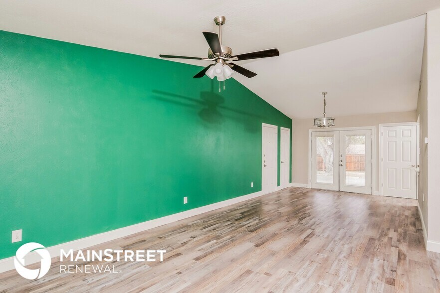 Building Photo - 1811 Mimosa Ave