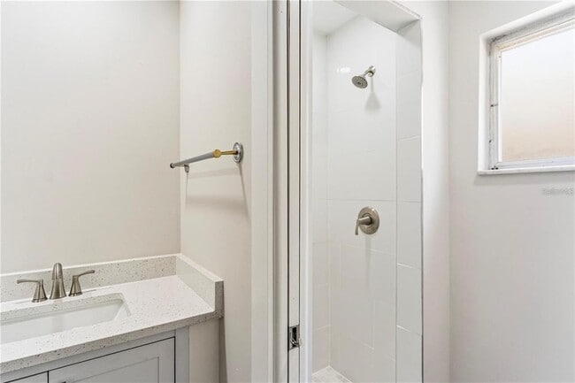 Building Photo - 616 Water Rd