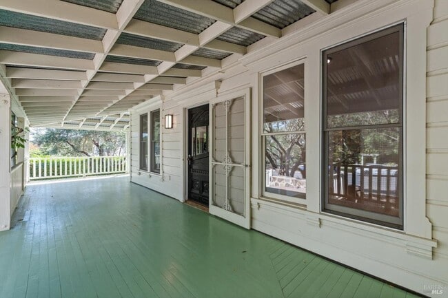 Building Photo - 1533 Allyn Ave