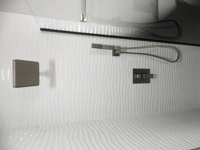 Building Photo - 2422 23rd St S