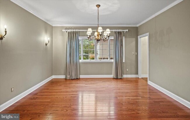 Building Photo - 12 Windermere Way