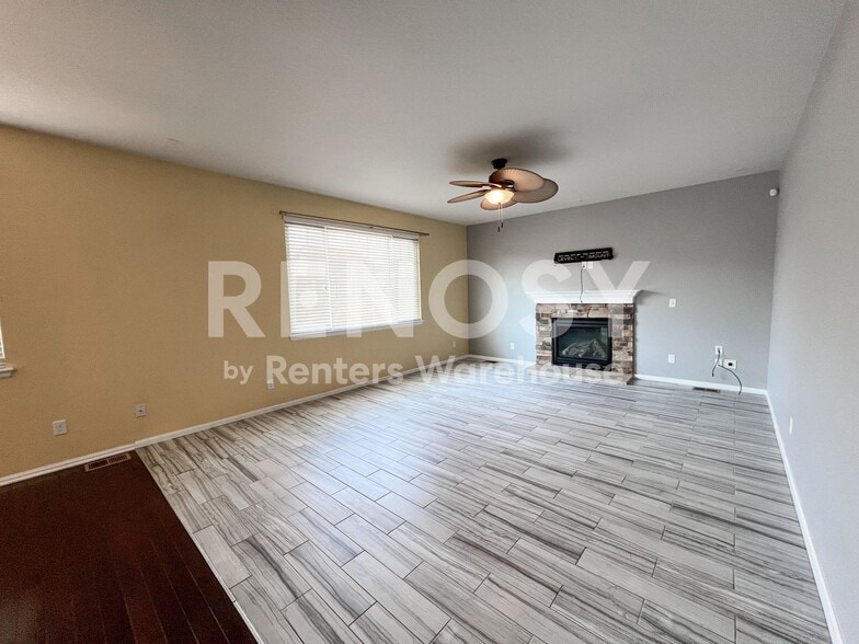 Building Photo - 25104 E Pinewood Pl