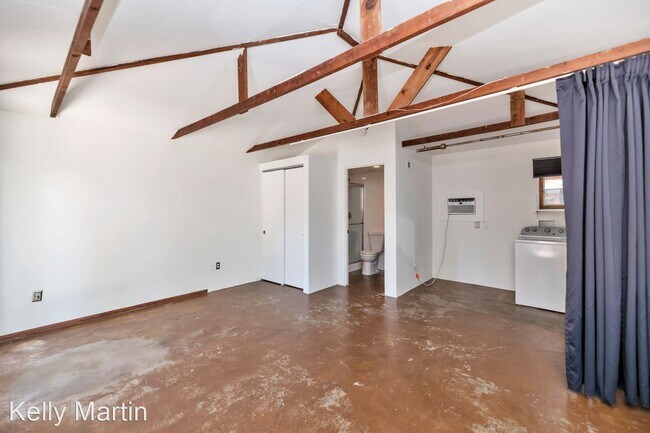 Building Photo - 2 br, 1 bath House - 315 W. Virginia Ave