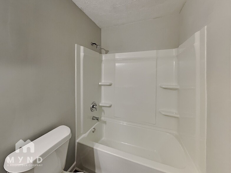 Building Photo - 9033 Hamilton Ct