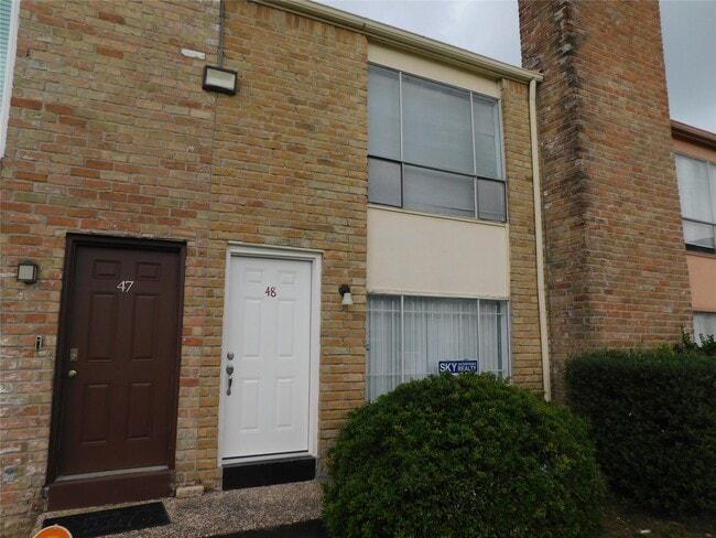 Building Photo - 9200 W Bellfort Ave