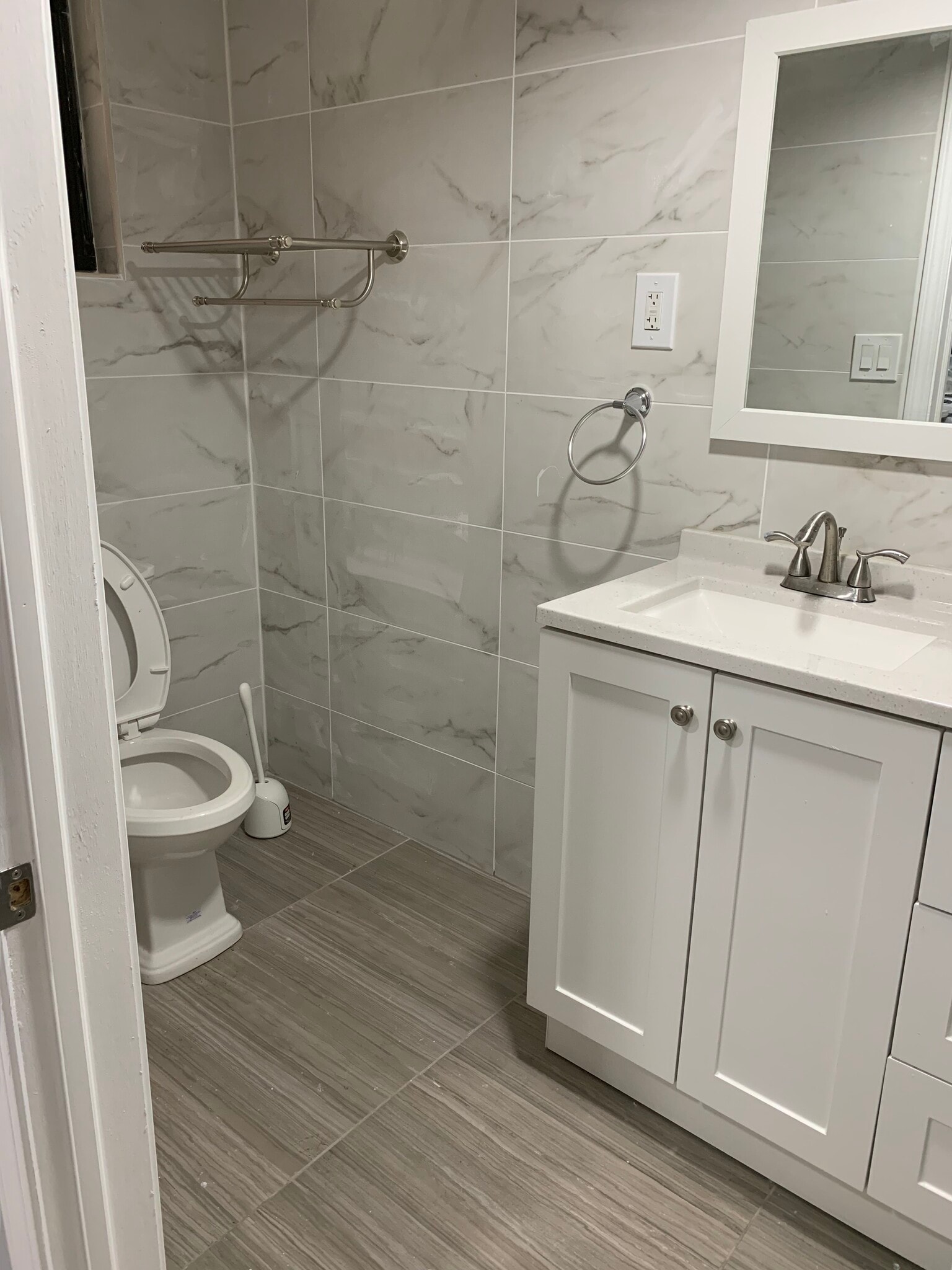 Building Photo - 5632 Beacon St