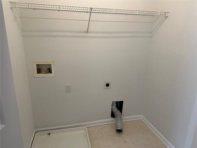 Building Photo - 1296 Dunwoody Cove
