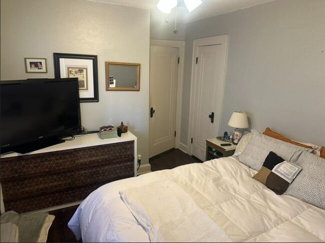 Building Photo - Beautifully Designed 2BR|1BA | Coming Soon!