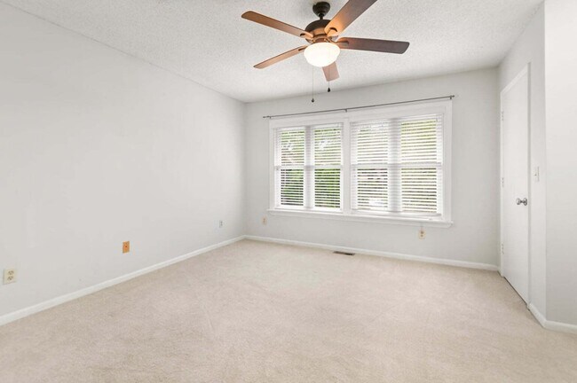 Building Photo - 1161 Shadow Lake Cir