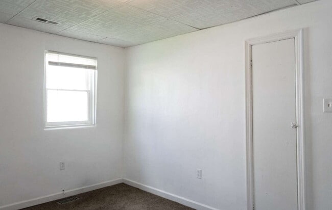 Building Photo - Affordable 2-Bedroom Home Near Downtown Xenia