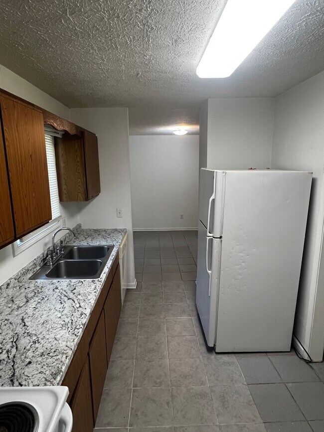 Building Photo - 312 N Linwood Ave