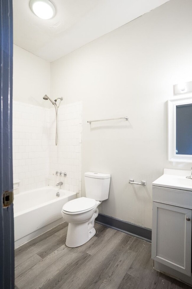 Building Photo - 508 3rd St