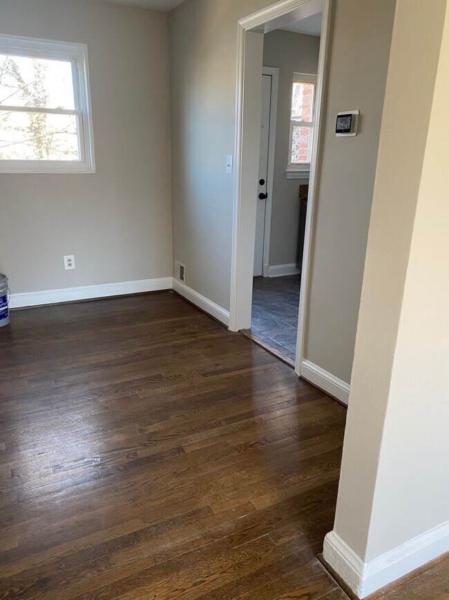 Building Photo - 314 Clifford Ave