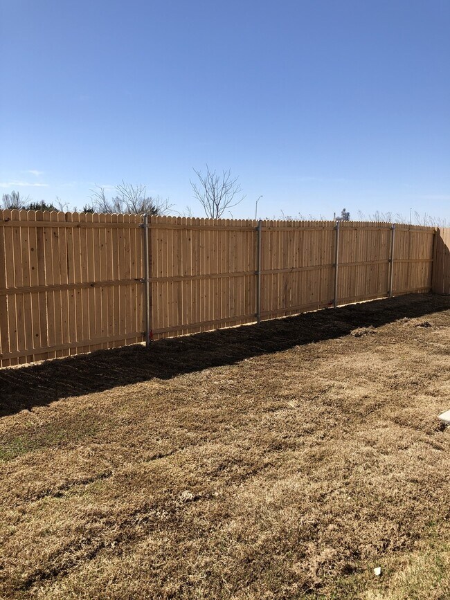 Building Photo - 1044 Sierra Vista Ct