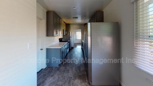 Building Photo - 6203 Mesita Dr