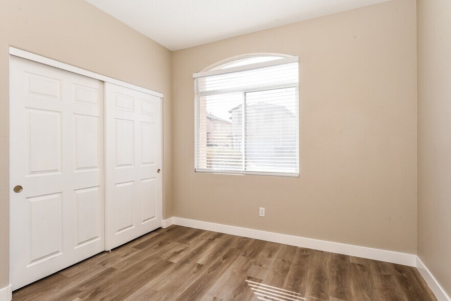 Building Photo - 9156 Briarthorne St