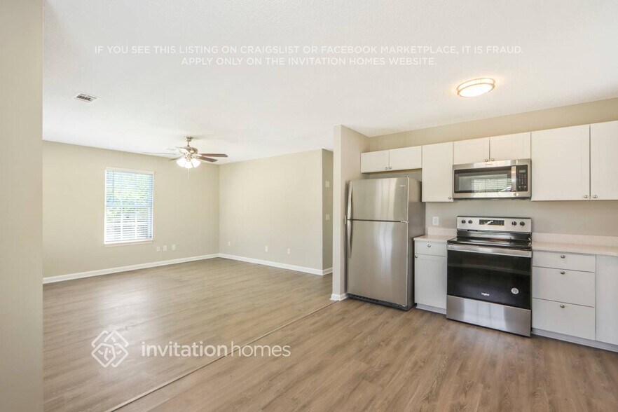 Building Photo - 5663 Chrys St