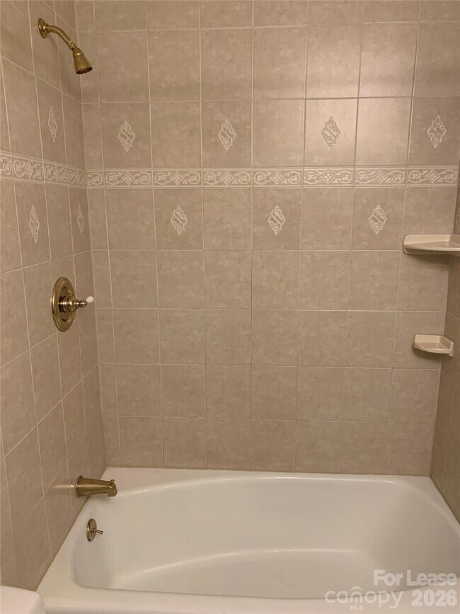 Building Photo - 1130 Cheddington Dr