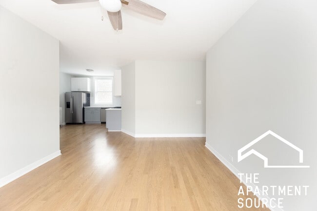 Building Photo - 4839 N Wolcott Ave