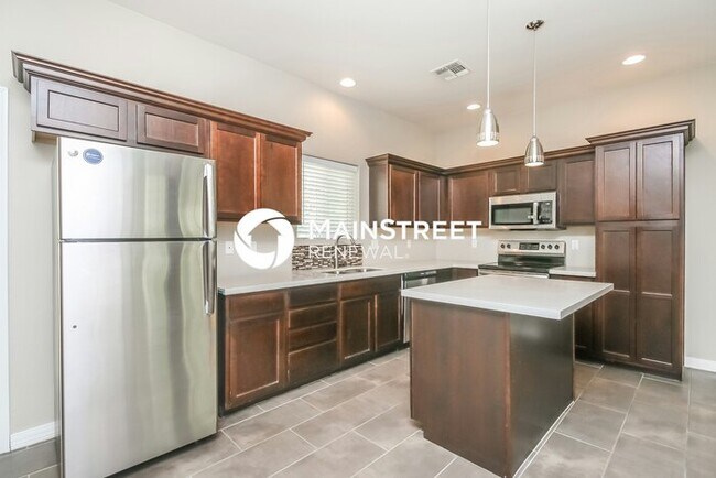 Building Photo - 3 Bedroom Pet-Friendly Home in Phoenix, AZ...