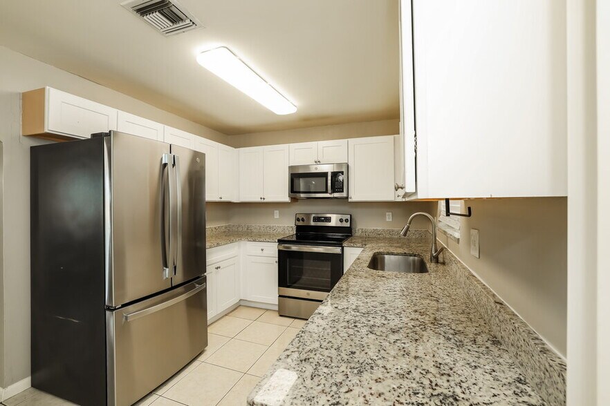 Building Photo - 295 Cherry St