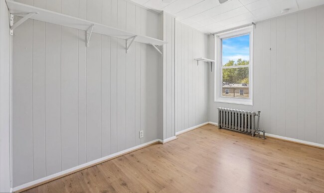 Building Photo - 108 Maple St