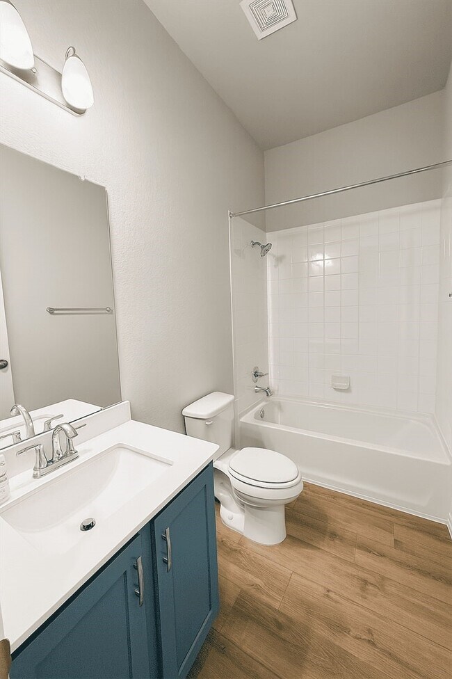 Building Photo - 10292 Bayou Oaks Dr