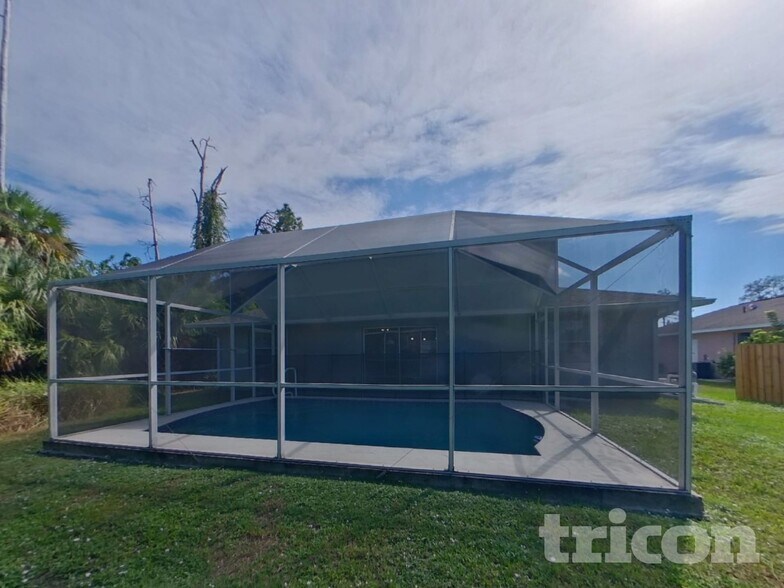 Building Photo - 5197 Brickell Dr