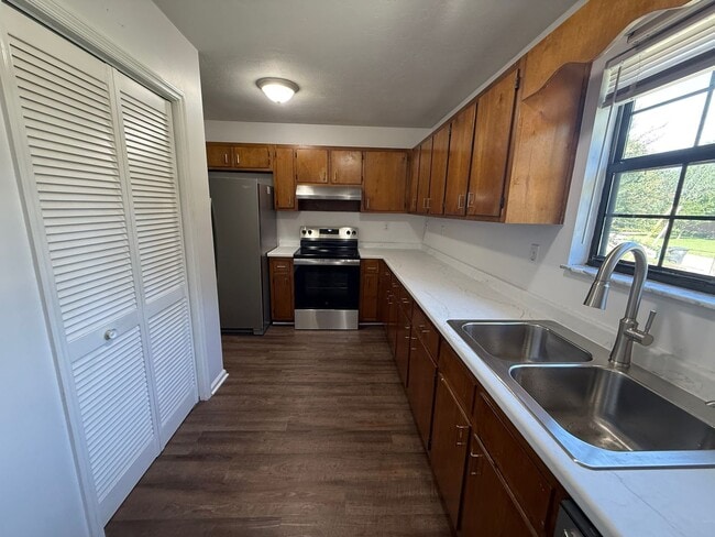 Building Photo - 886 Meginnis Ln