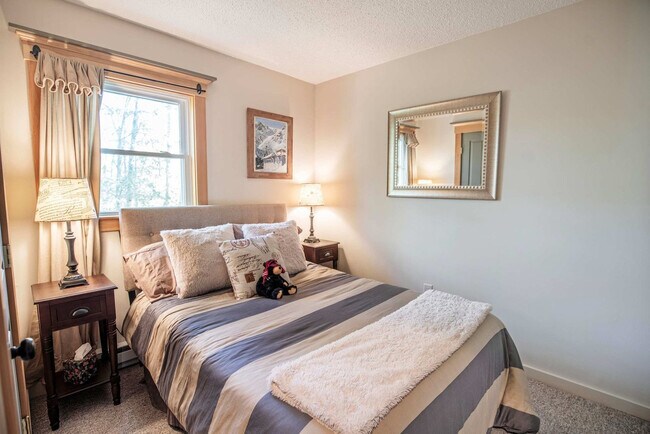 Building Photo - 32 Attitash Loop