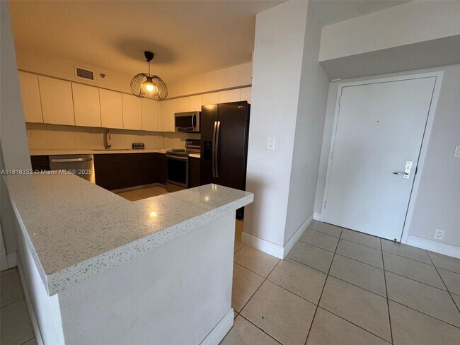 Building Photo - 3530 Mystic Pointe Dr