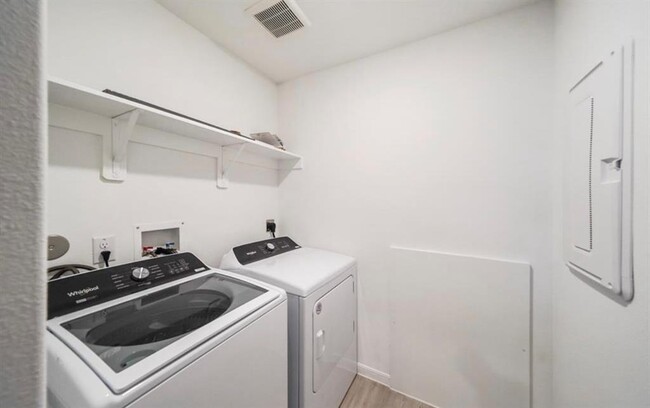 Building Photo - 335 Shady Cedar Hl Ln