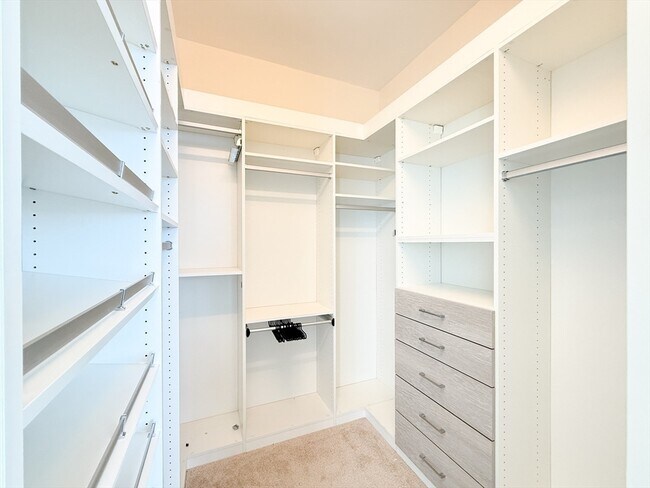 Building Photo - 1 Franklin St