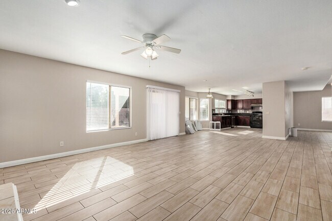 Building Photo - 10377 W Piccadilly Rd