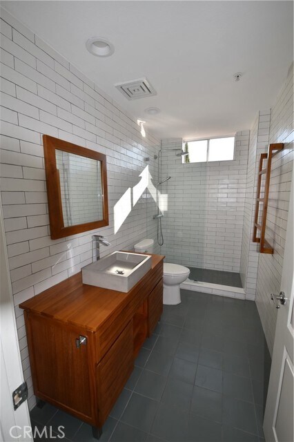 Building Photo - 5142 Warner Ave