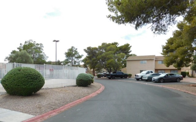 Building Photo - 5235 Golden Ln