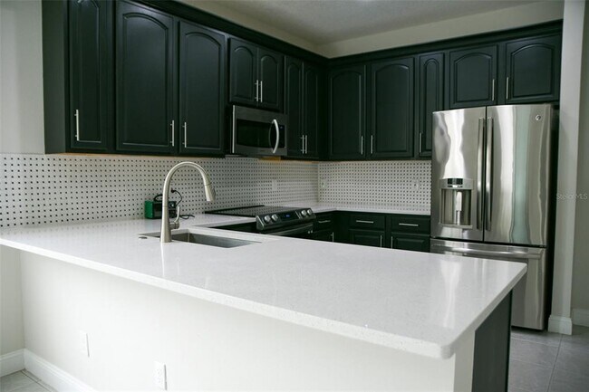 Building Photo - 4943 Solimartin Dr