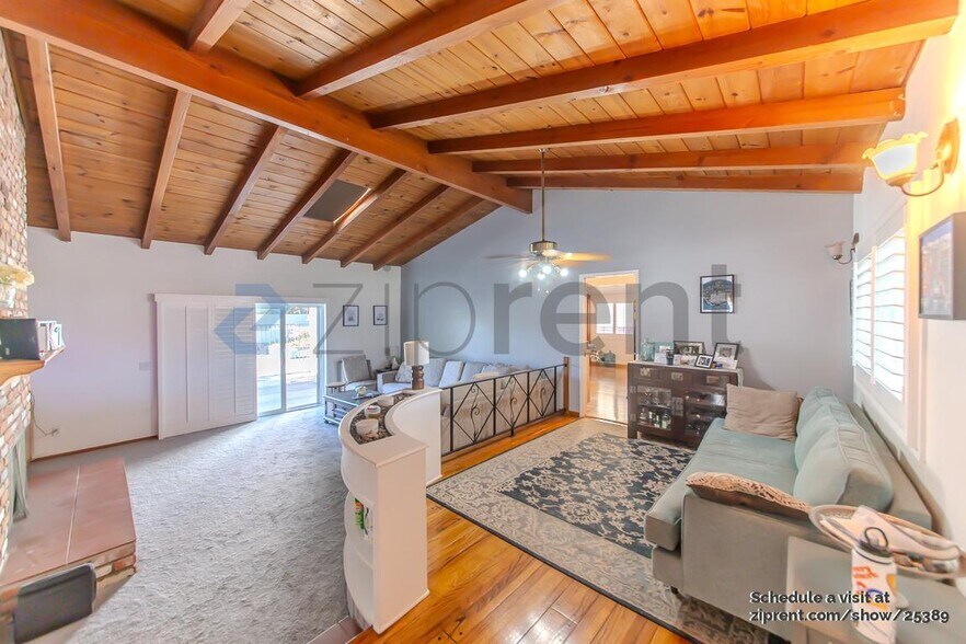 Building Photo - 10101 Dewey Dr