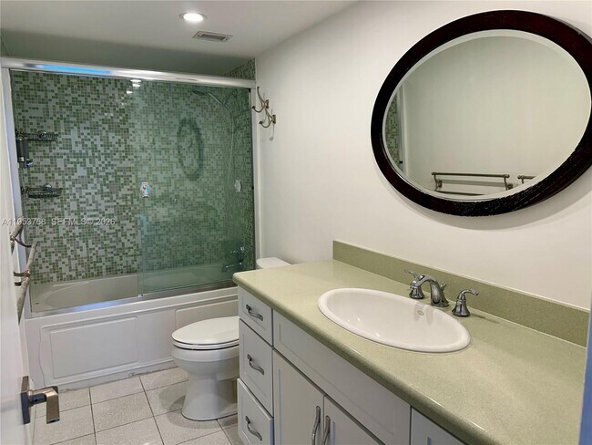 Building Photo - 881 Ocean Dr