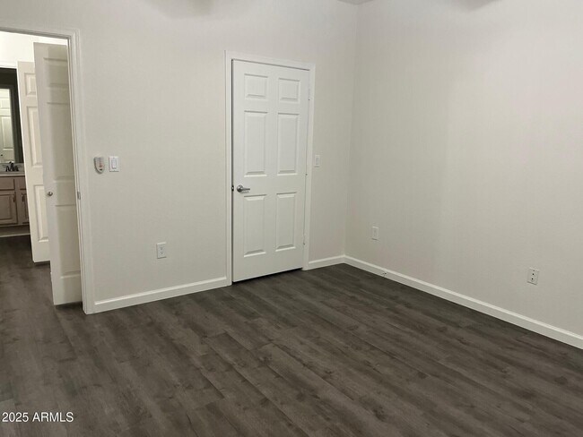 Building Photo - 11375 E Sahuaro Dr
