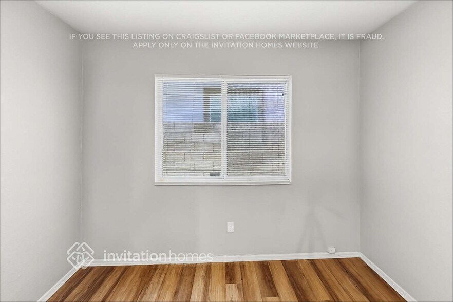 Building Photo - 7546 W Jenan Dr